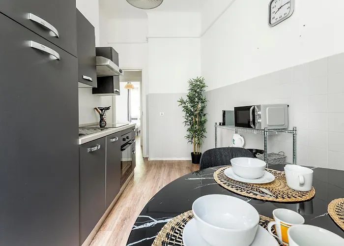 Luxury 4 Bedrooms Apartments Close To Duomo